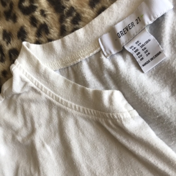 White Tee Shirt/Crop Top - Picture 7 of 8